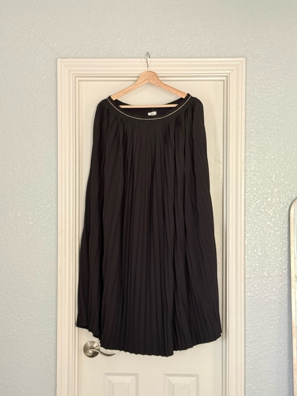 Black Pleated Skir